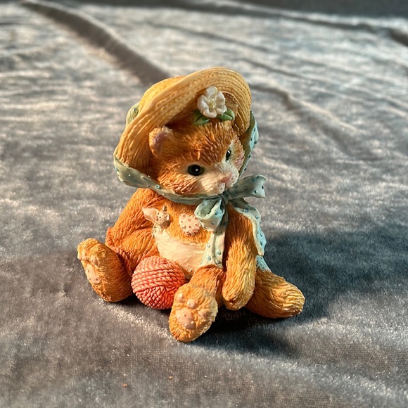 Cat Figurine - Picture 1 of 3